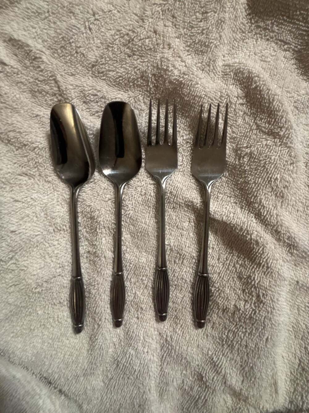 Towle Supreme Cutlery Stainless Flatware Set of 4 Pieces Japan